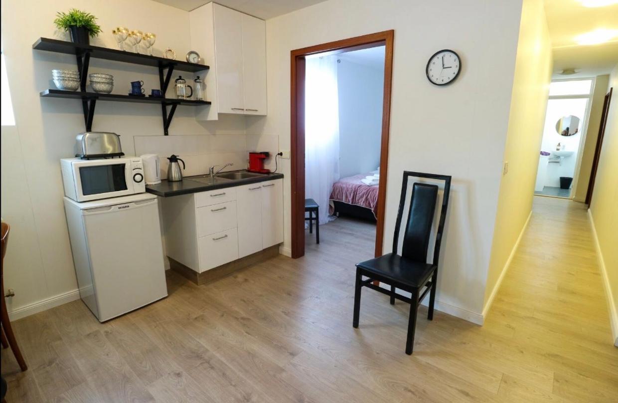 Отель 10B Gamla Laeknishusith Hg15108 Saudarkrokur Экстерьер фото